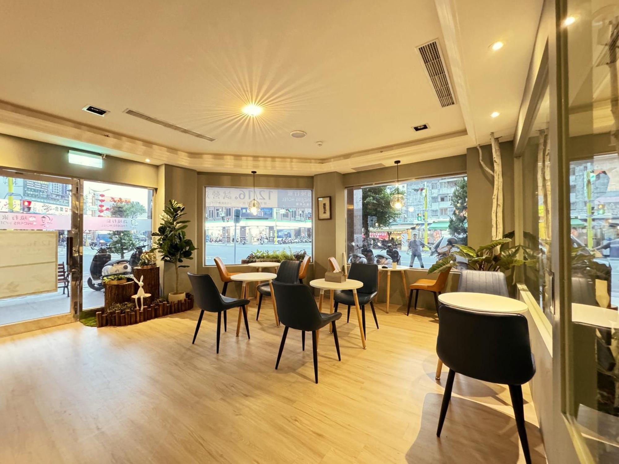 Finders Hotel Hualien Station Esterno foto