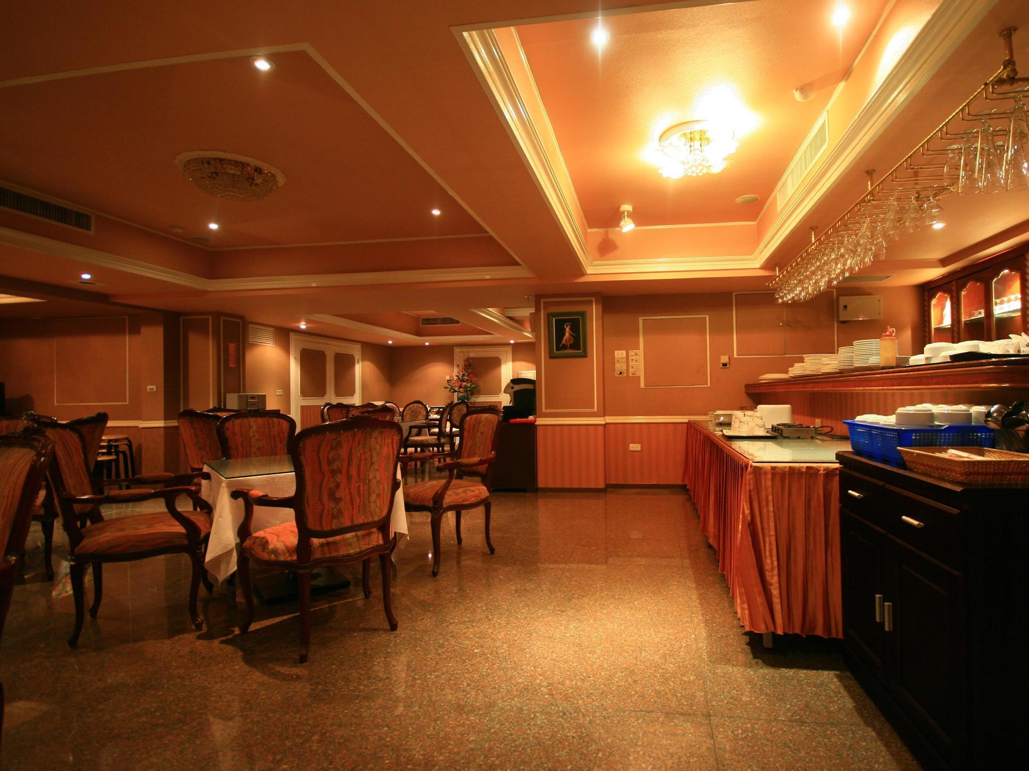 Finders Hotel Hualien Station Esterno foto